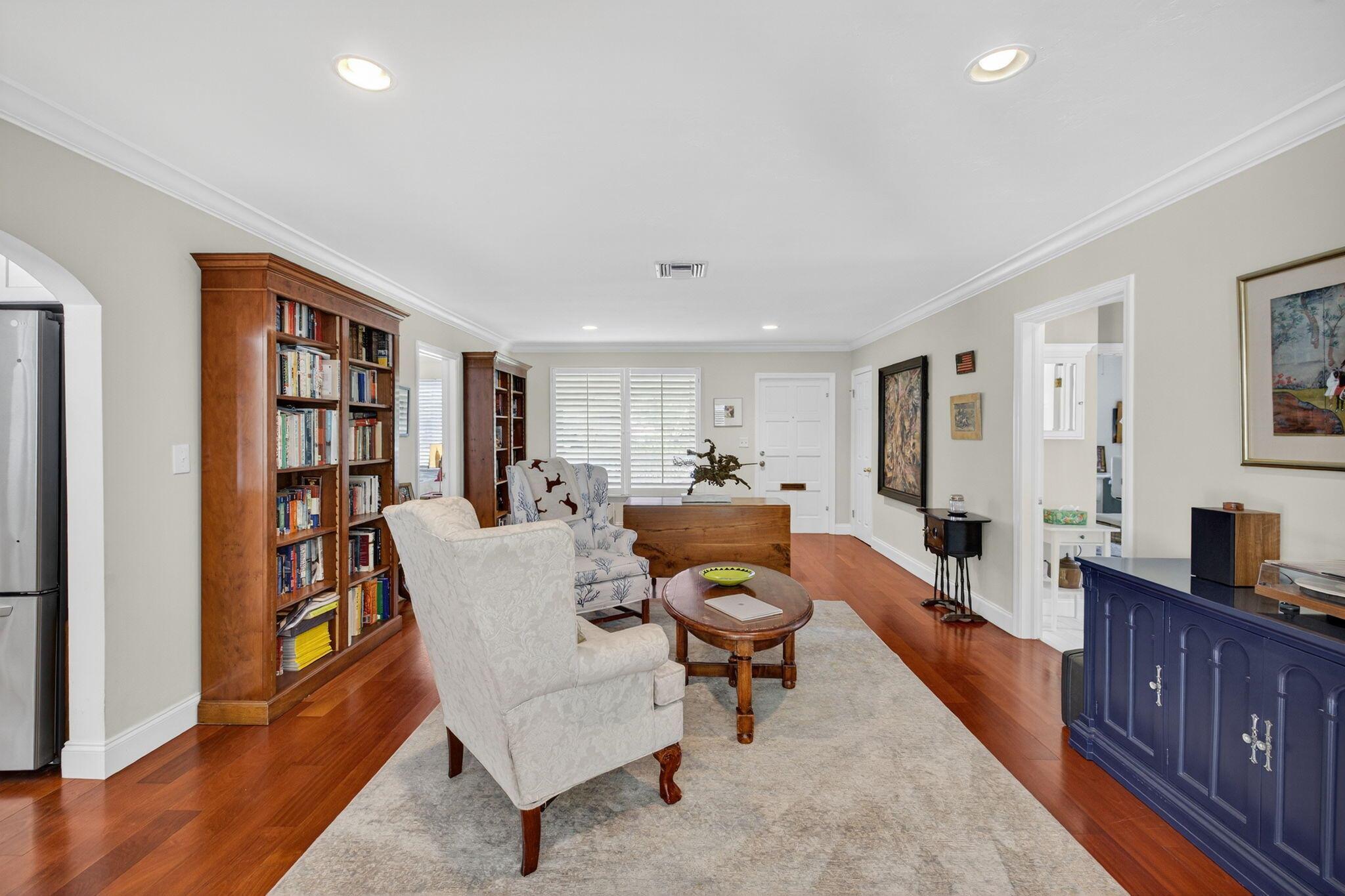 NORTHRIDGE - Residential