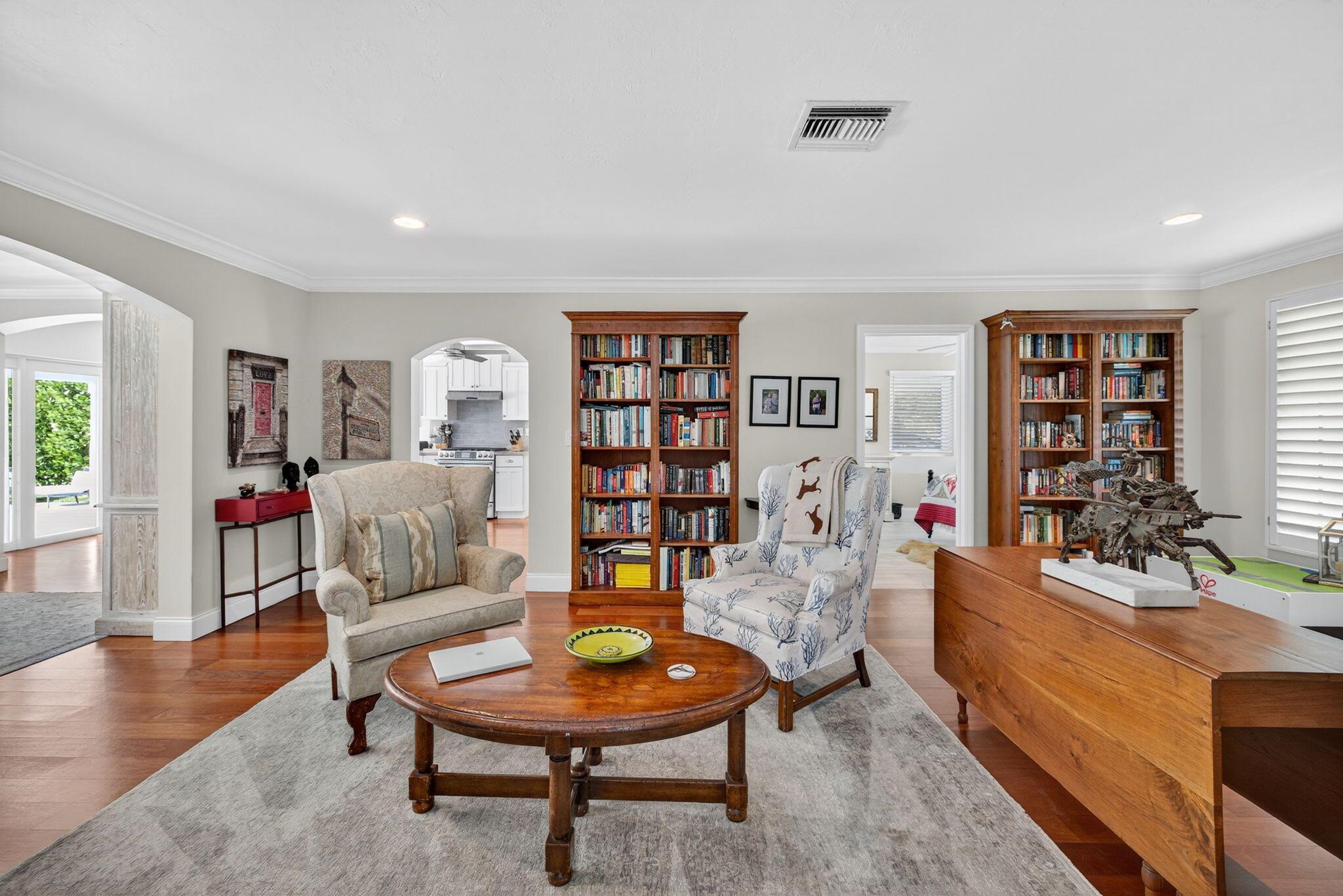 NORTHRIDGE - Residential