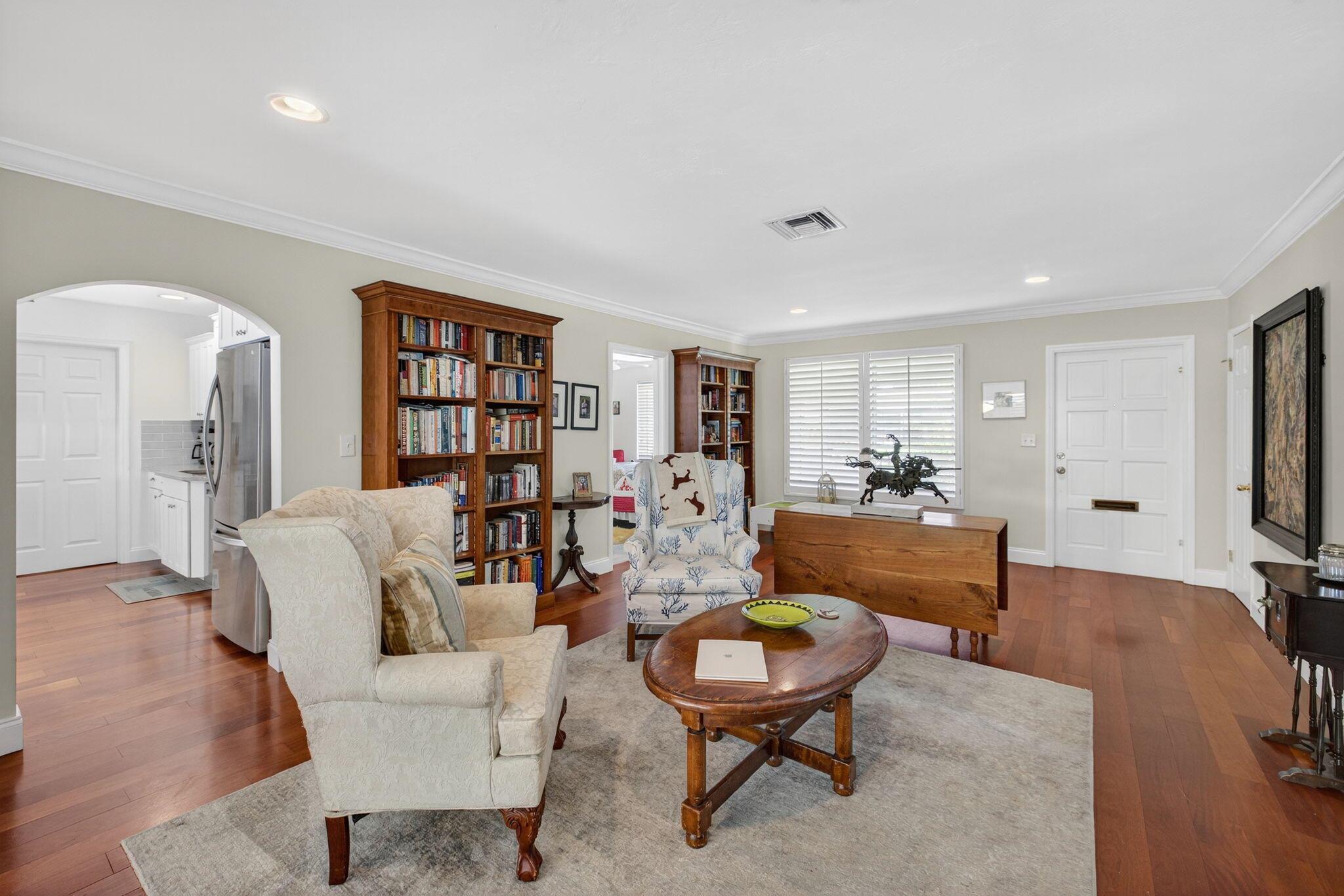 NORTHRIDGE - Residential