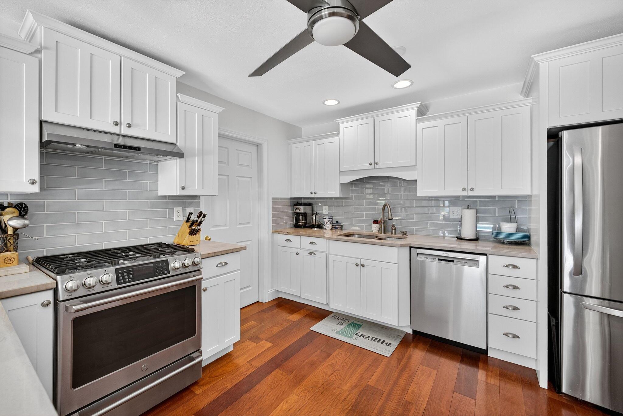 NORTHRIDGE - Residential
