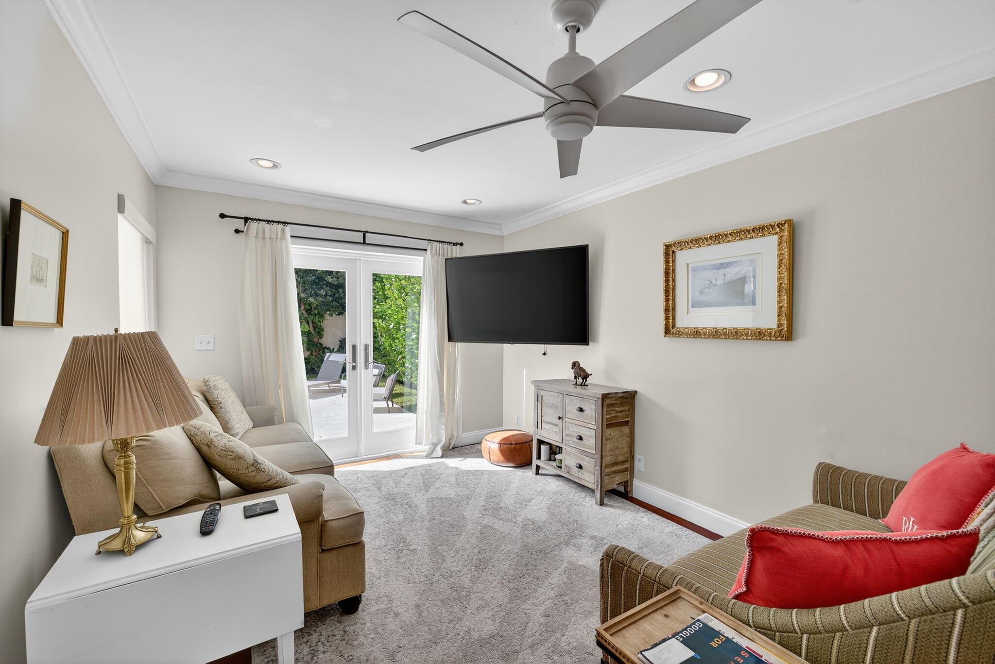 NORTHRIDGE - Residential