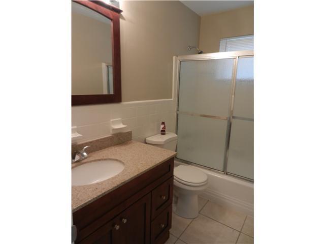 Hollywood Hills 6-22 B - Residential Lease