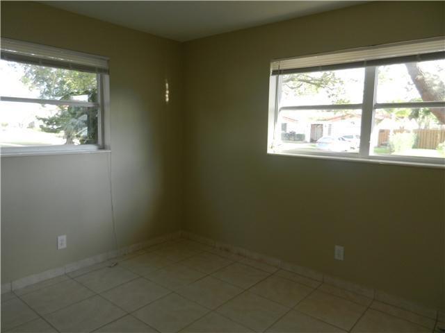 Hollywood Hills 6-22 B - Residential Lease