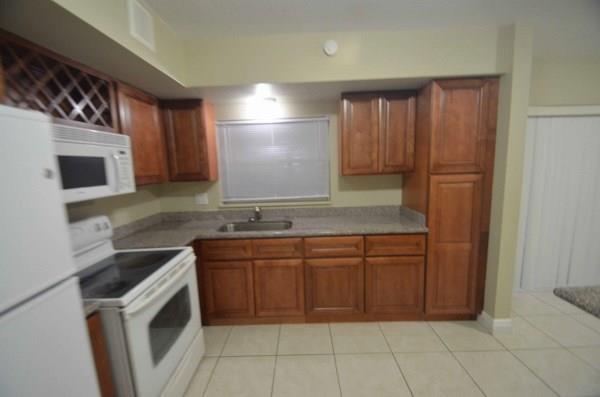 Hollywood Hills 6-22 B - Residential Lease