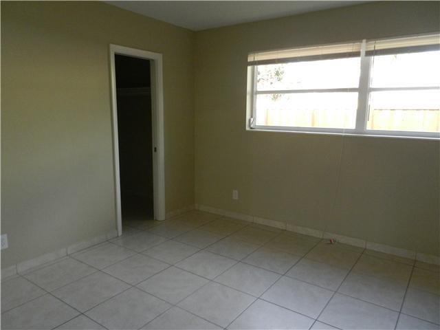 Hollywood Hills 6-22 B - Residential Lease