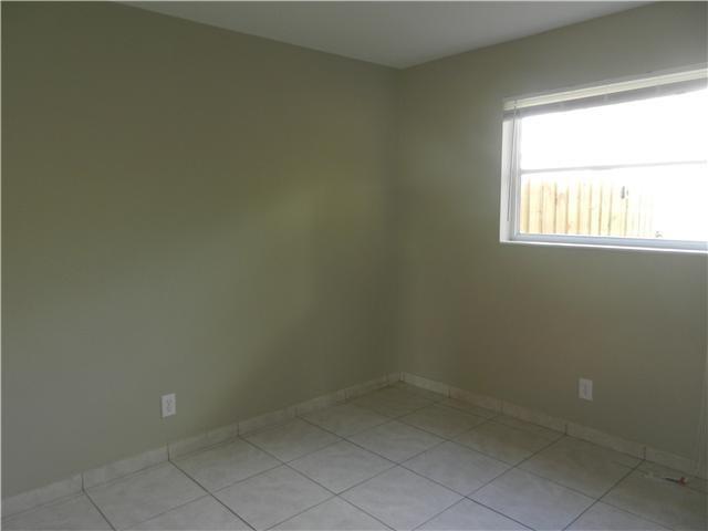 Hollywood Hills 6-22 B - Residential Lease