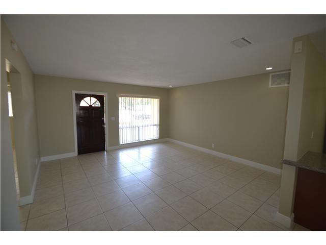 Hollywood Hills 6-22 B - Residential Lease