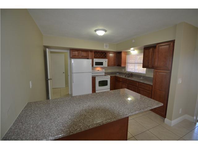 Hollywood Hills 6-22 B - Residential Lease