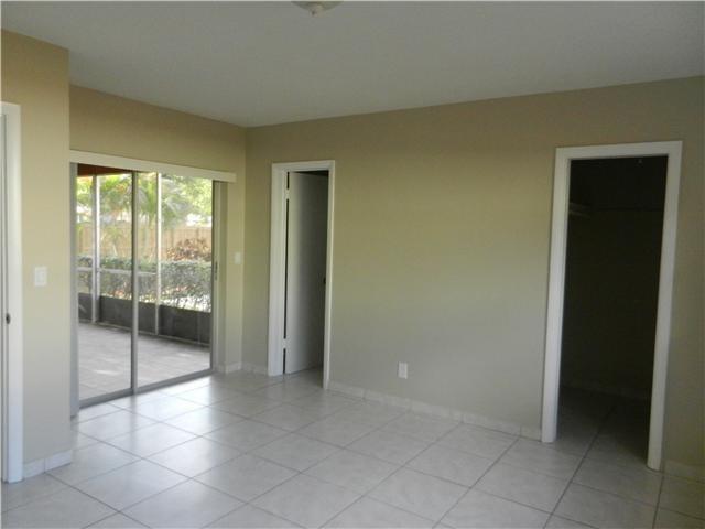 Hollywood Hills 6-22 B - Residential Lease