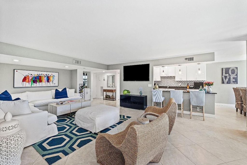 Photo of 800 E Jeffery Street #106, Boca Raton, FL 33487 (MLS # R11153430)