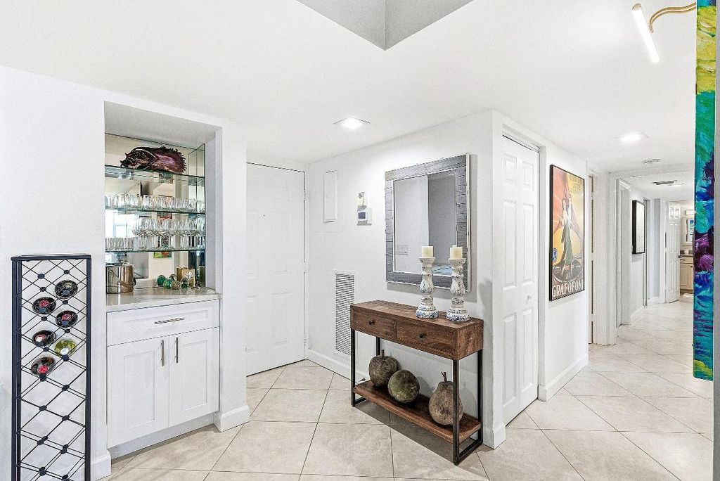 Photo of 800 E Jeffery Street #106, Boca Raton, FL 33487 (MLS # R11153430)