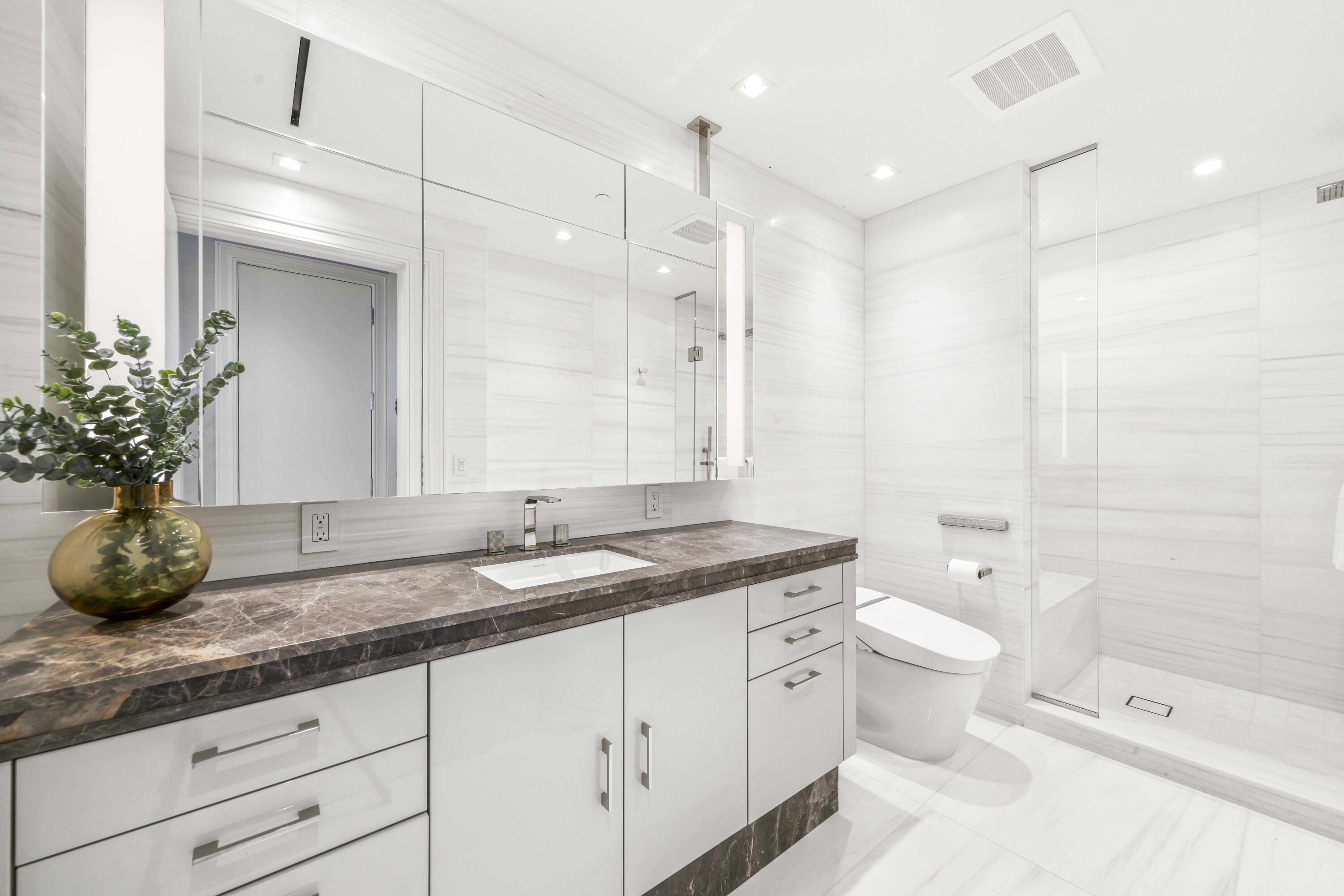 BRISTOL CONDO - Residential