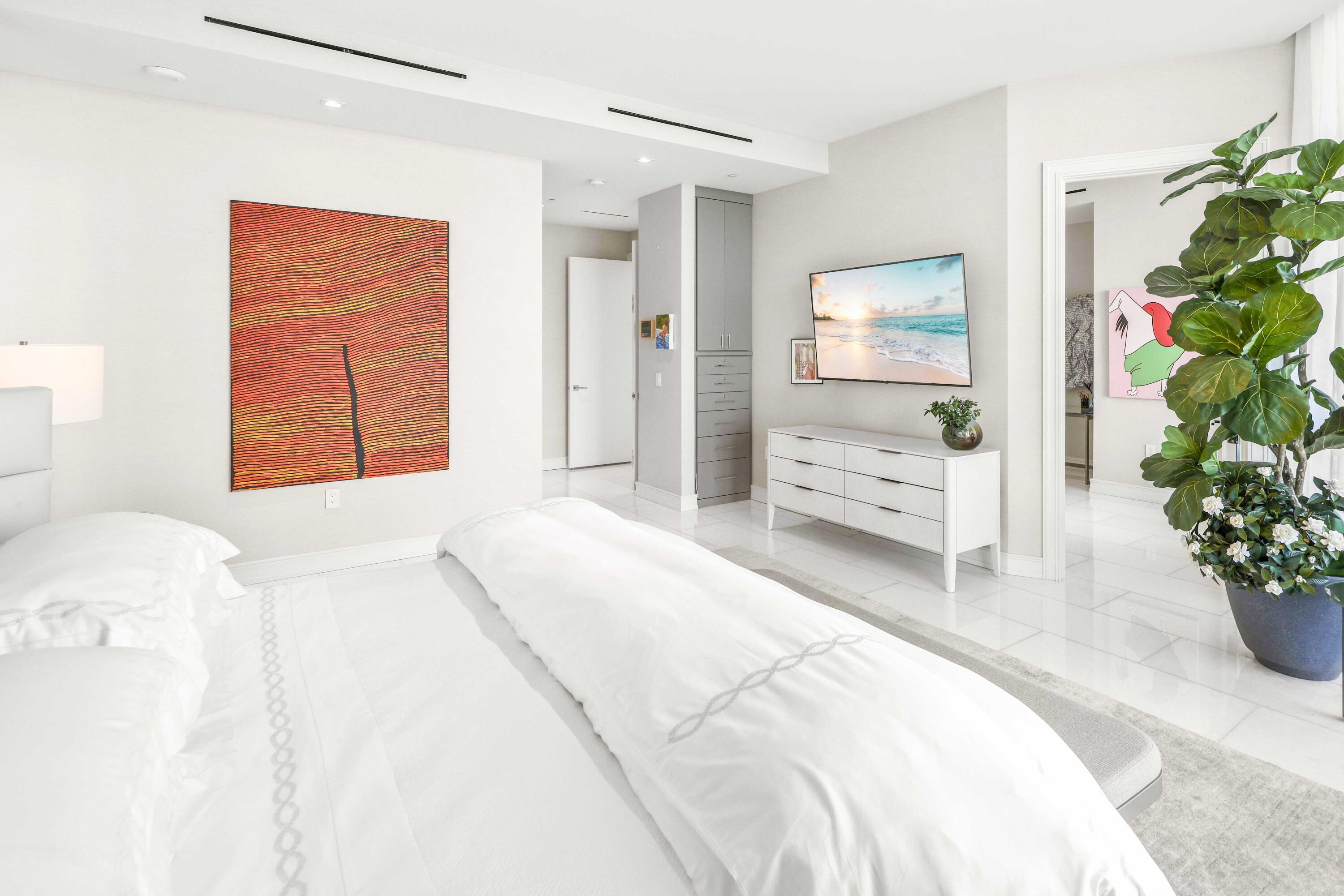 BRISTOL CONDO - Residential