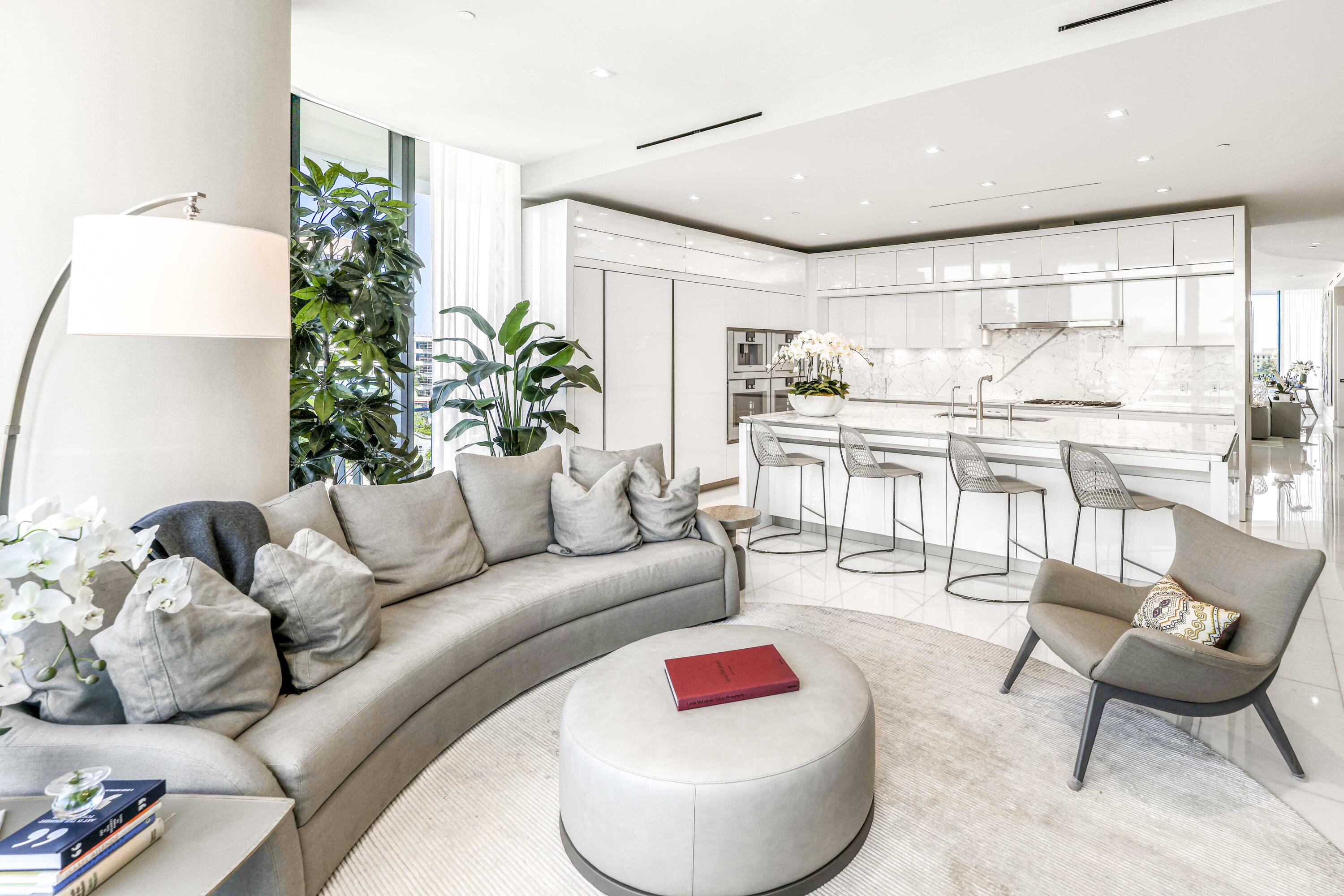 BRISTOL CONDO - Residential