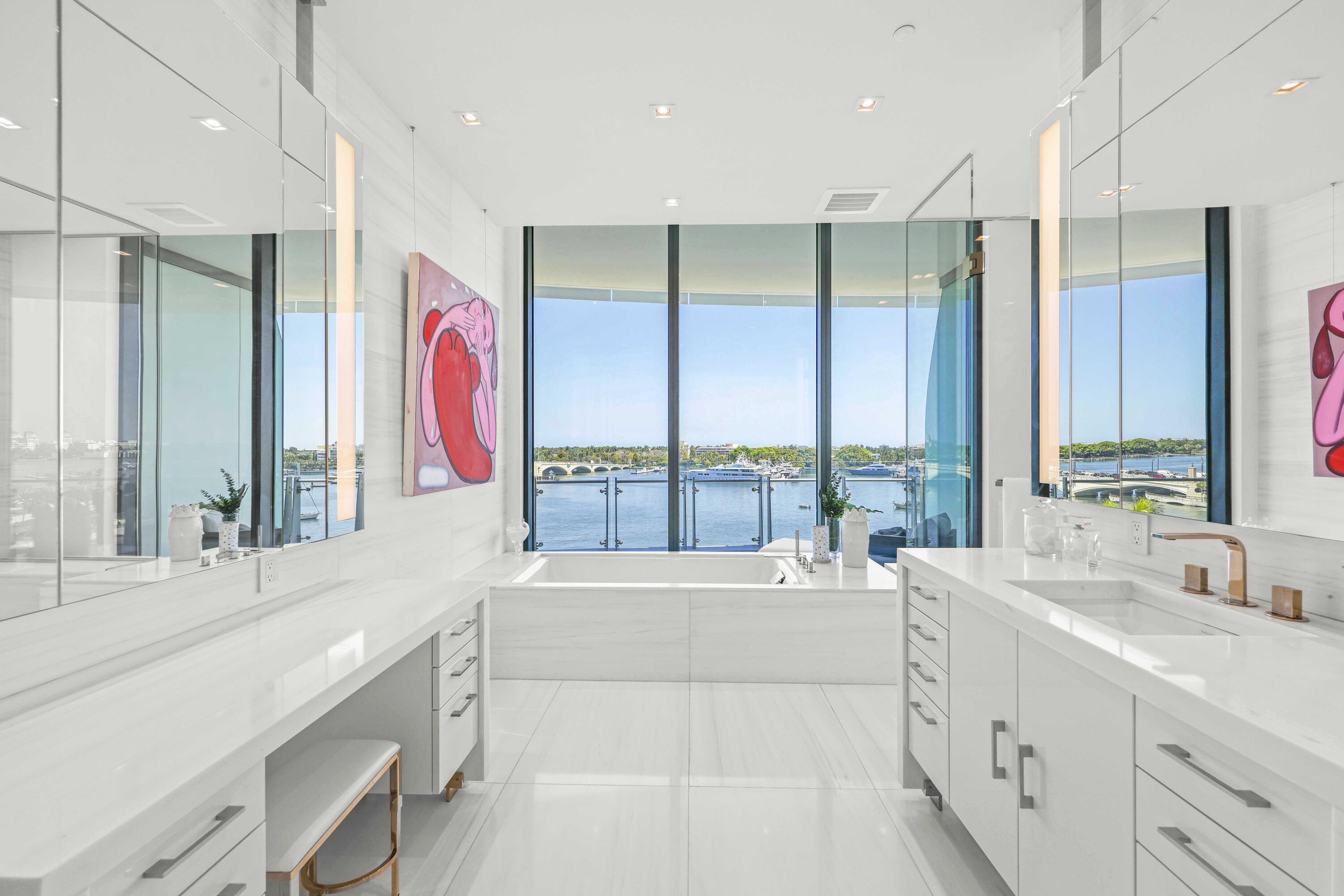 BRISTOL CONDO - Residential