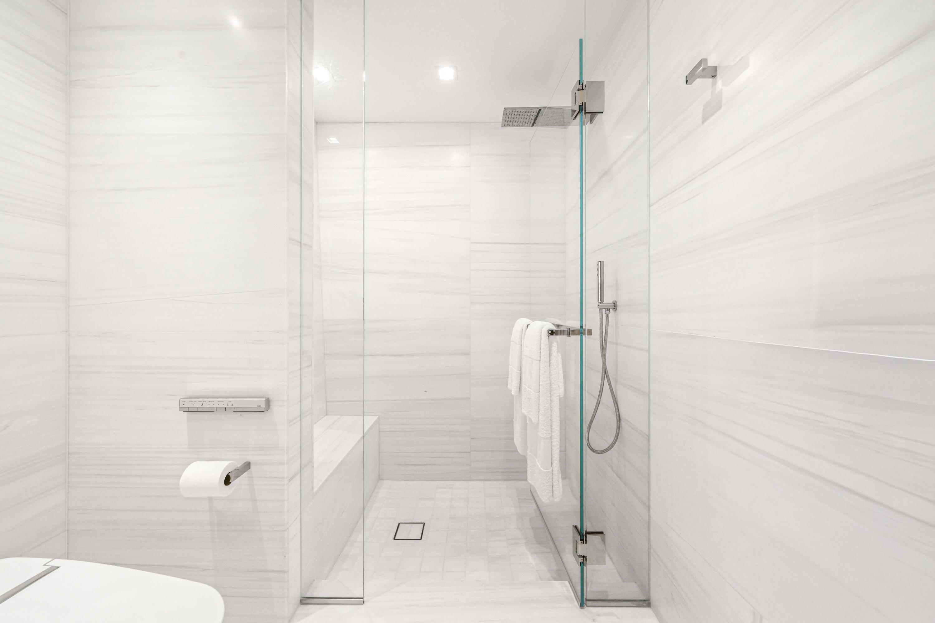 BRISTOL CONDO - Residential
