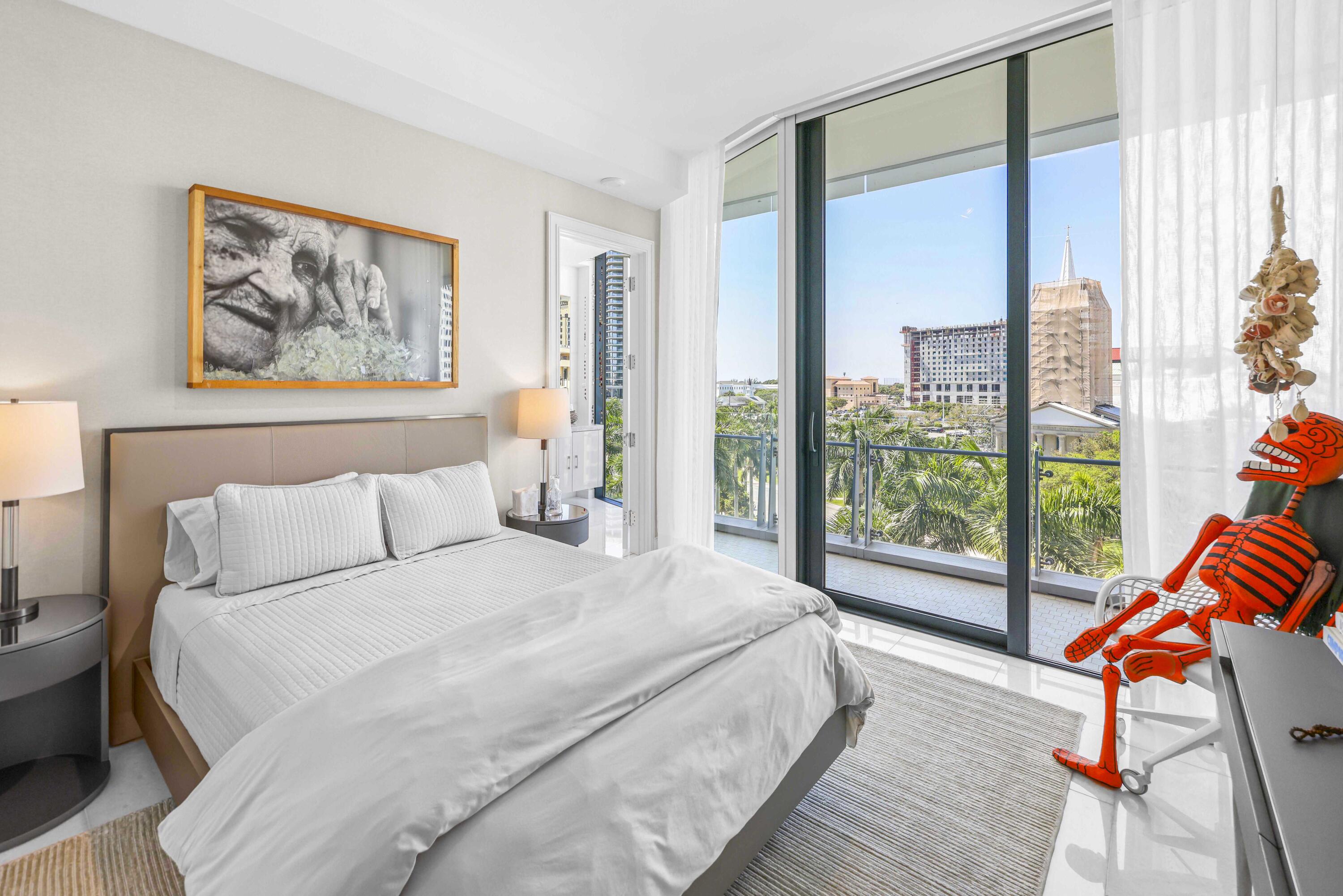 BRISTOL CONDO - Residential