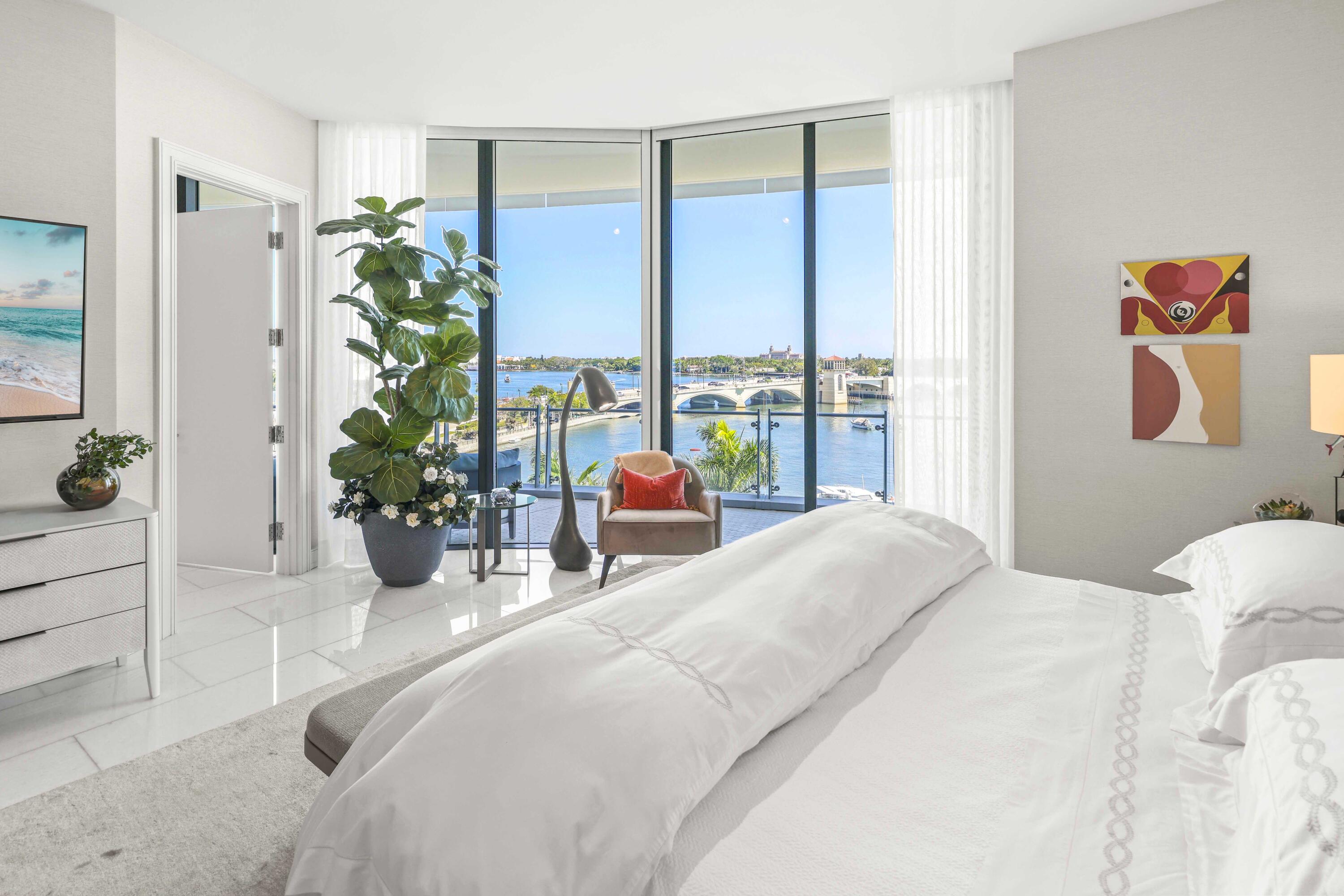 BRISTOL CONDO - Residential