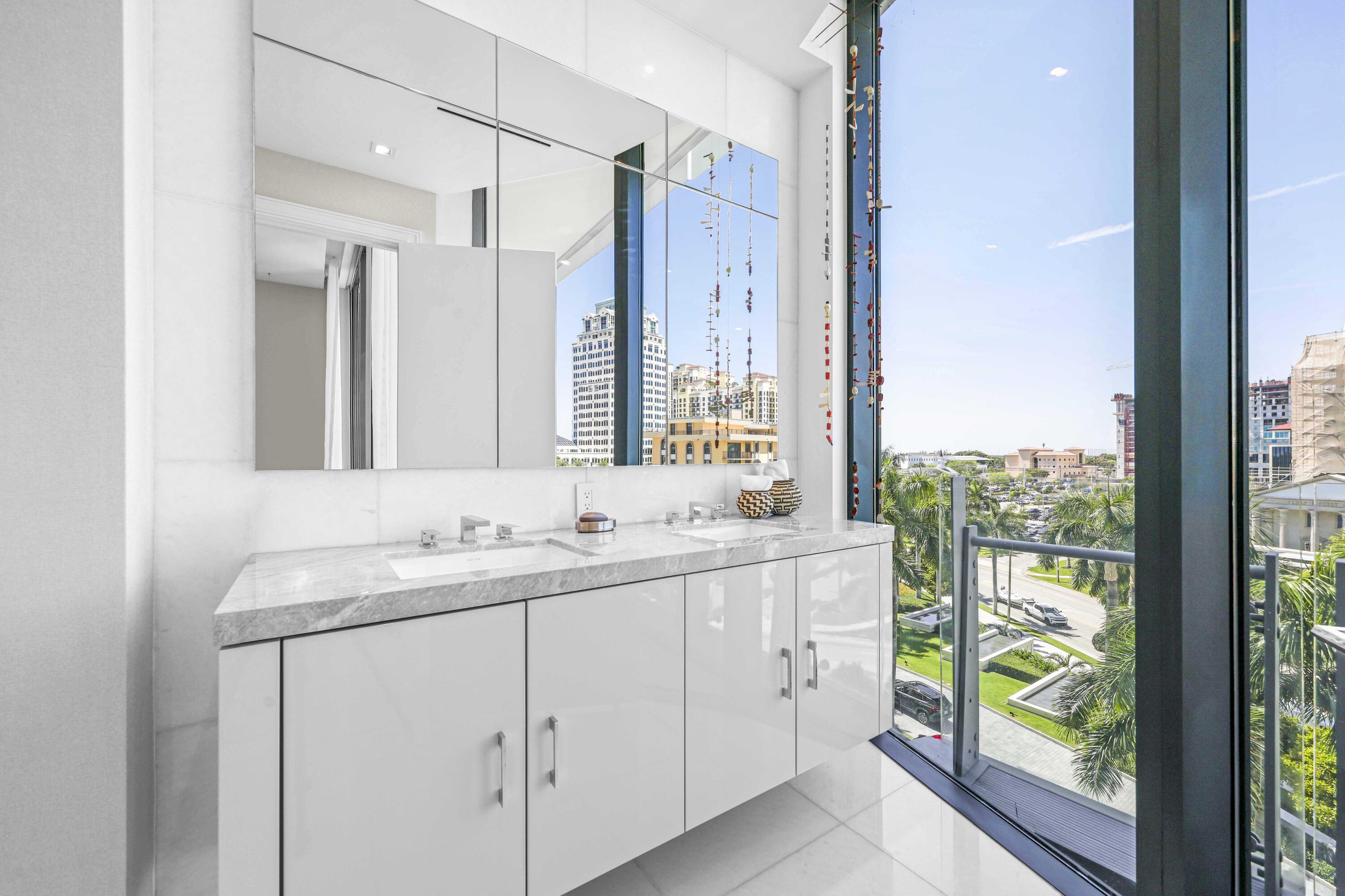 BRISTOL CONDO - Residential