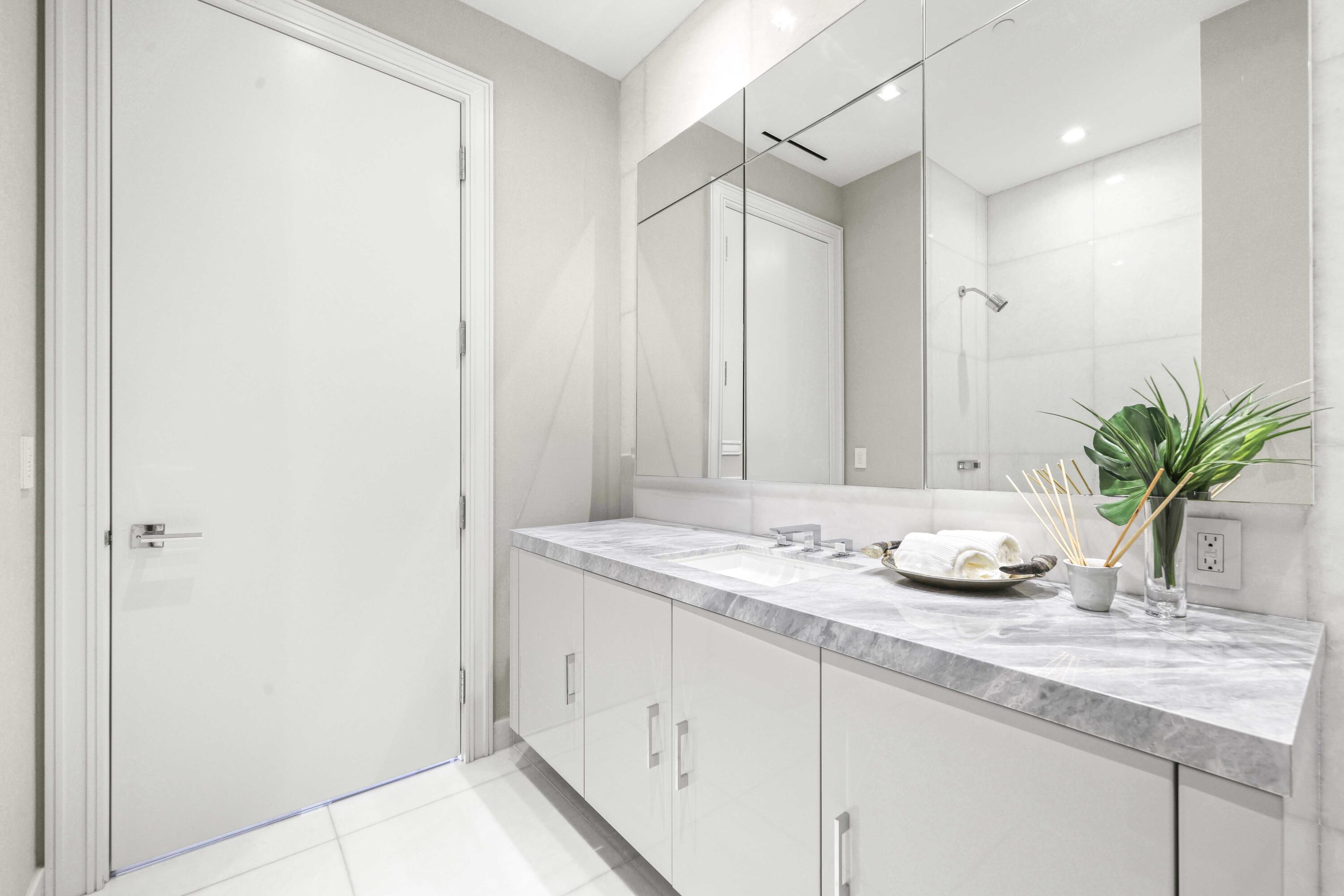 BRISTOL CONDO - Residential