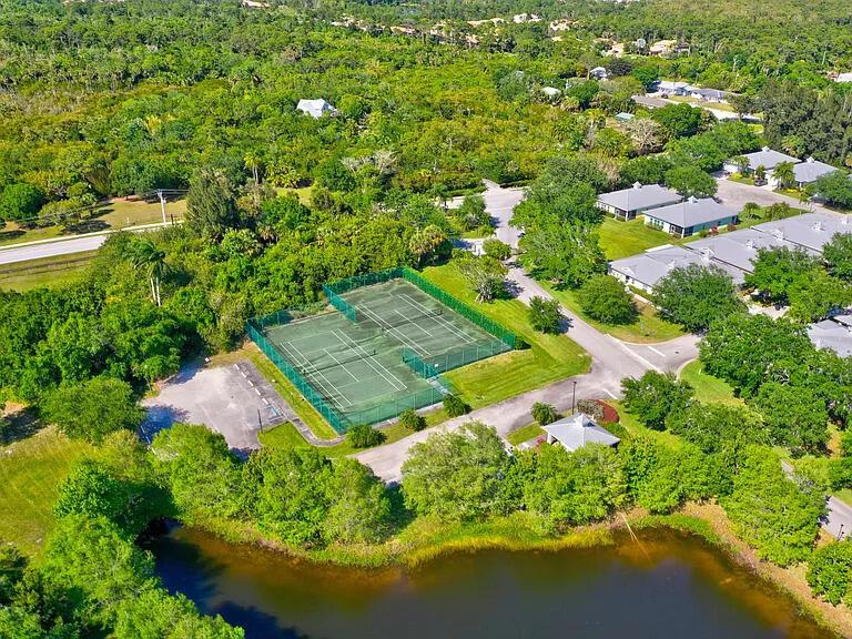 ESTUARY CONDO (AKA LONG B - Residential