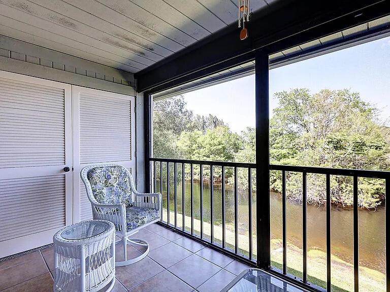 ESTUARY CONDO (AKA LONG B - Residential