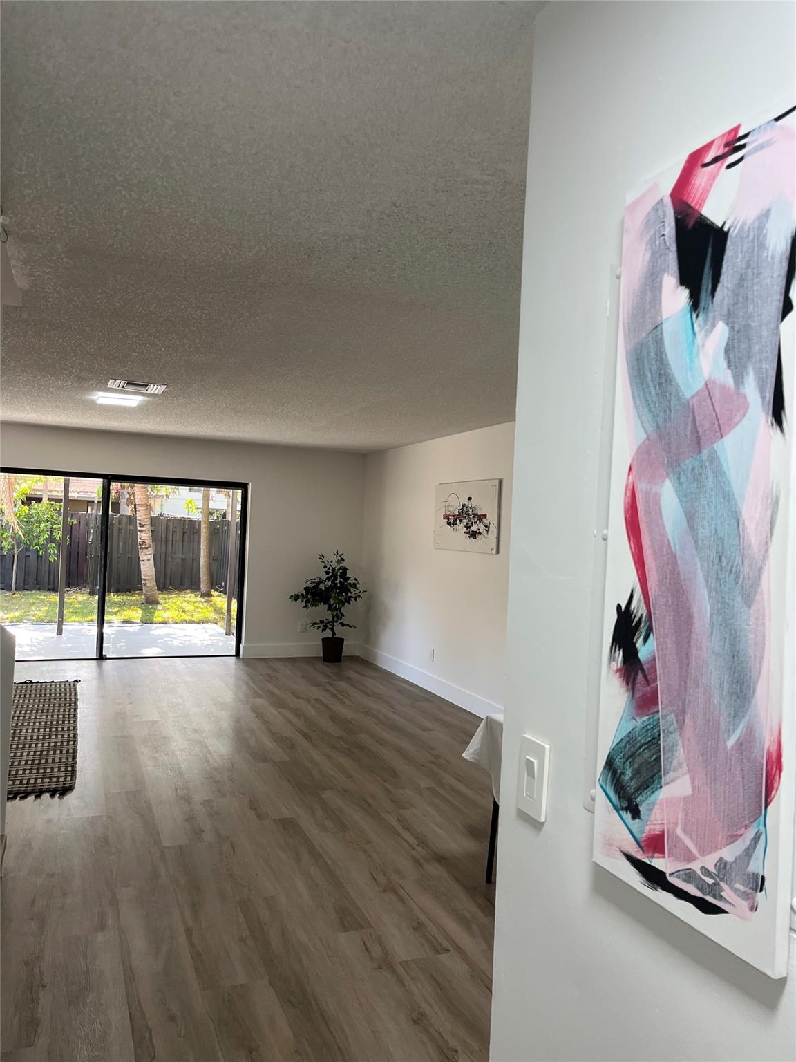 7427 NW 34th St 7427