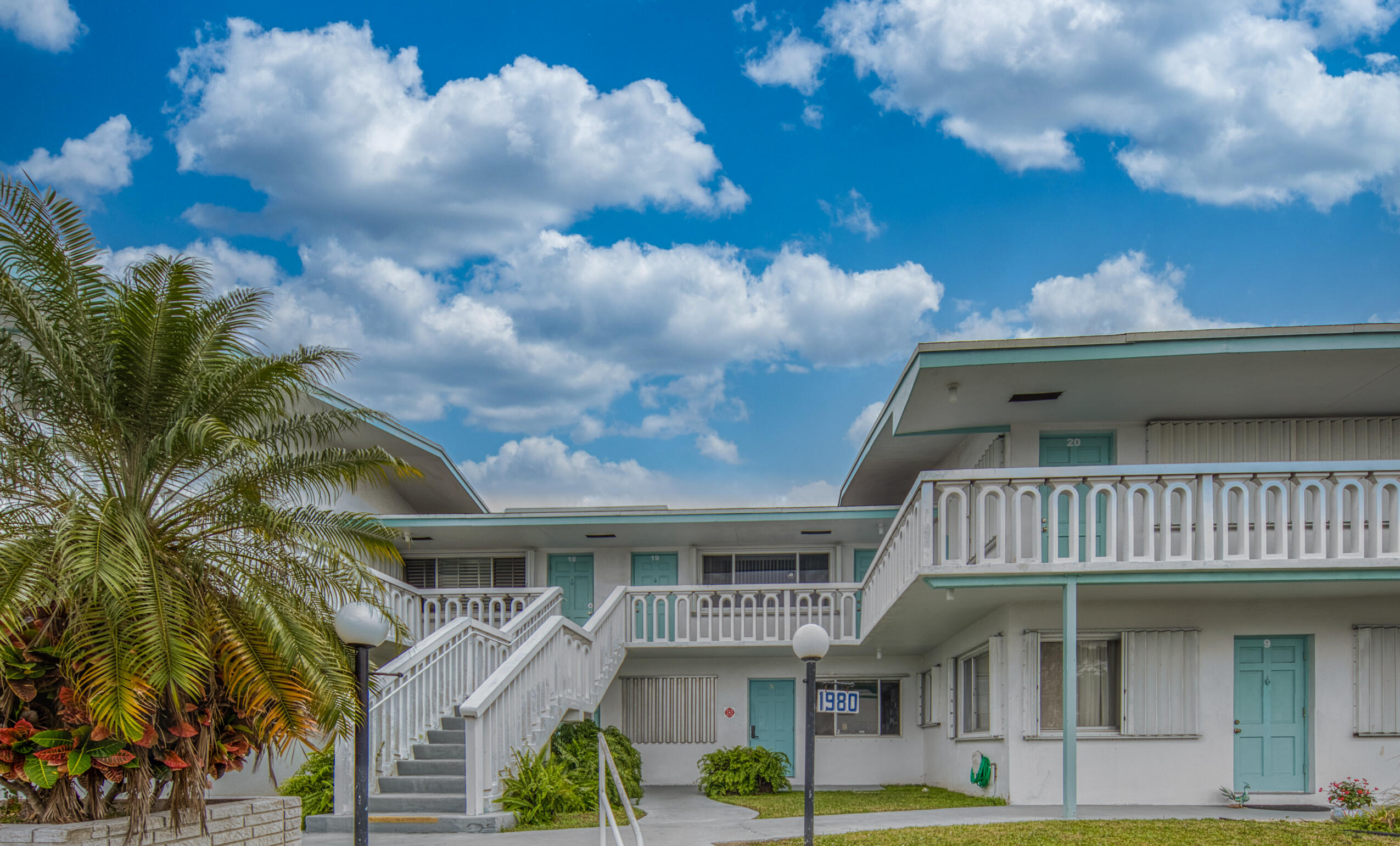 LAKESIDE POINT APT 14 CONDO - Residential