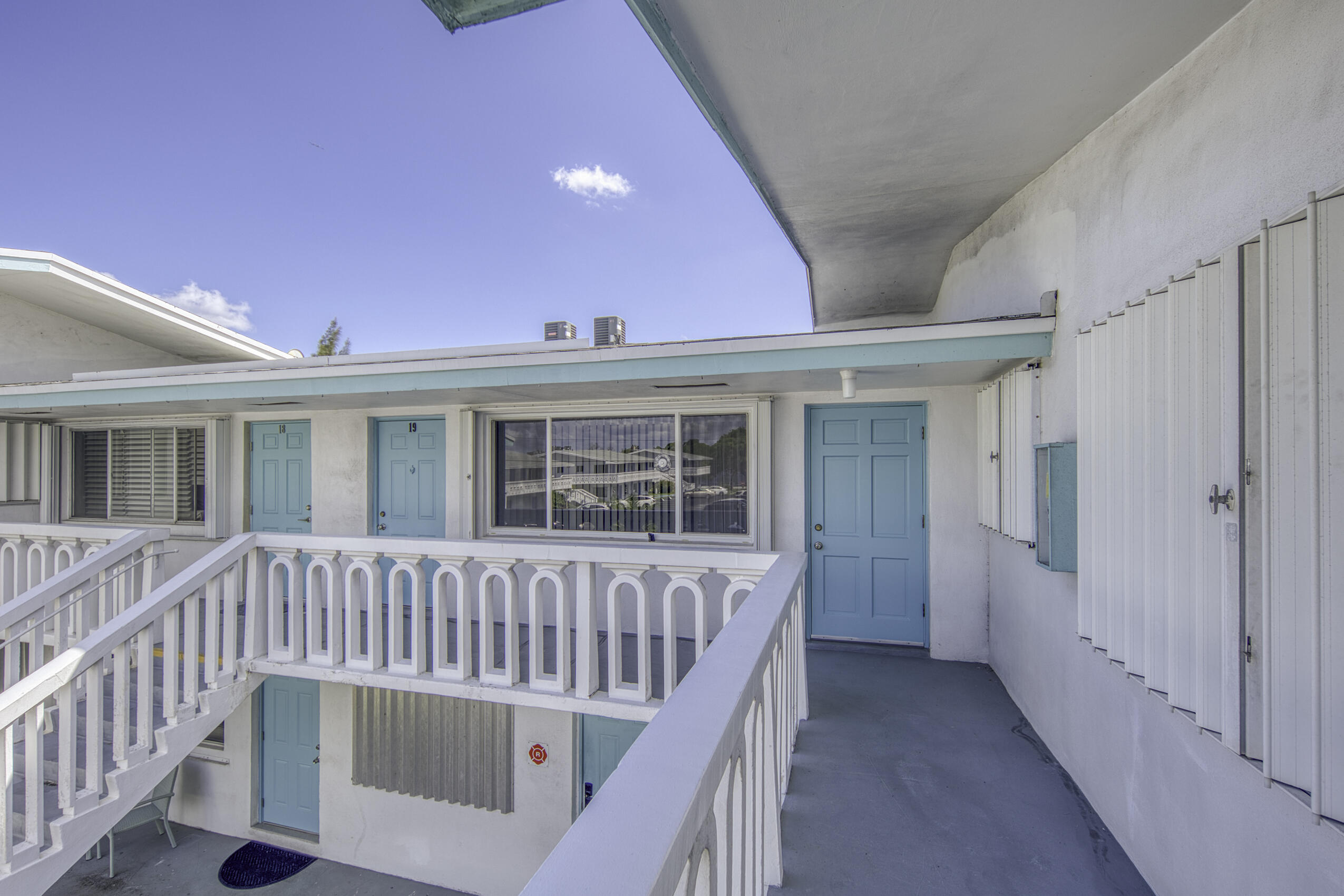 LAKESIDE POINT APT 14 CONDO - Residential