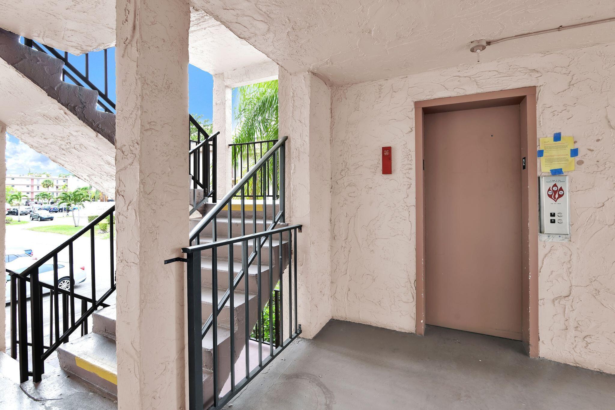 LAKESIDE VILLAGE CONDO 10 - Residential