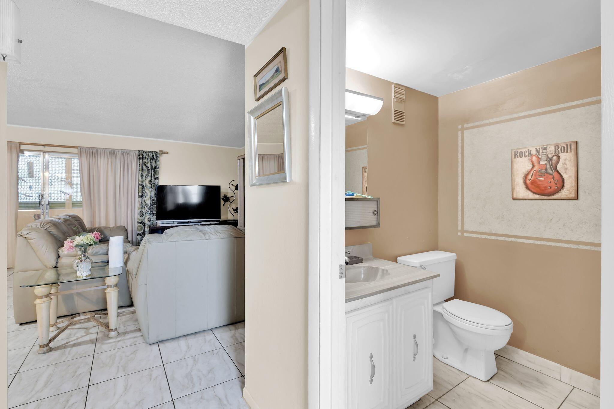 LAKESIDE VILLAGE CONDO 10 - Residential