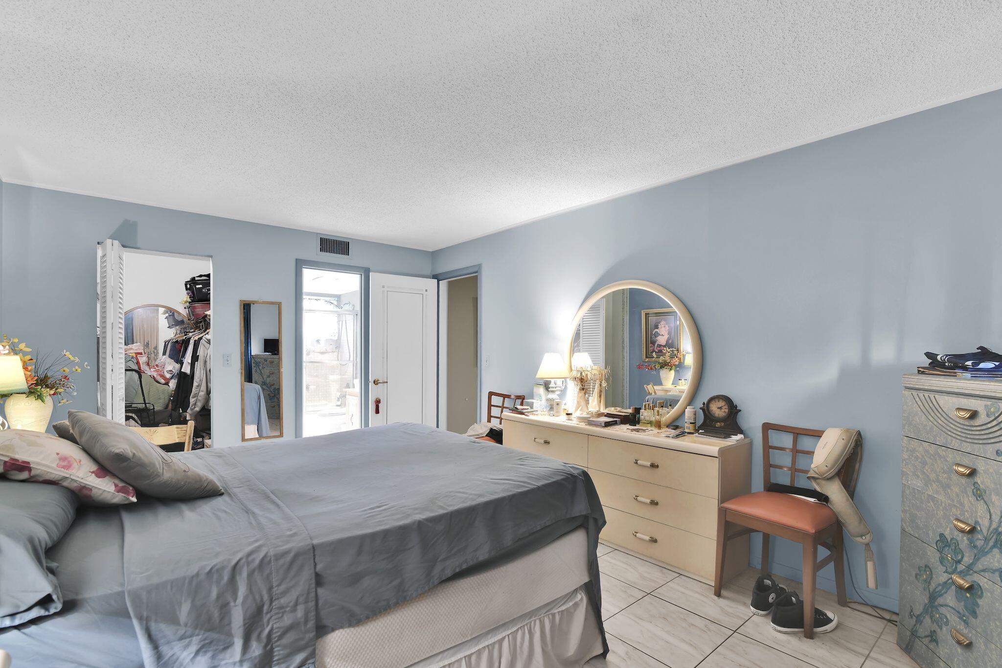 LAKESIDE VILLAGE CONDO 10 - Residential