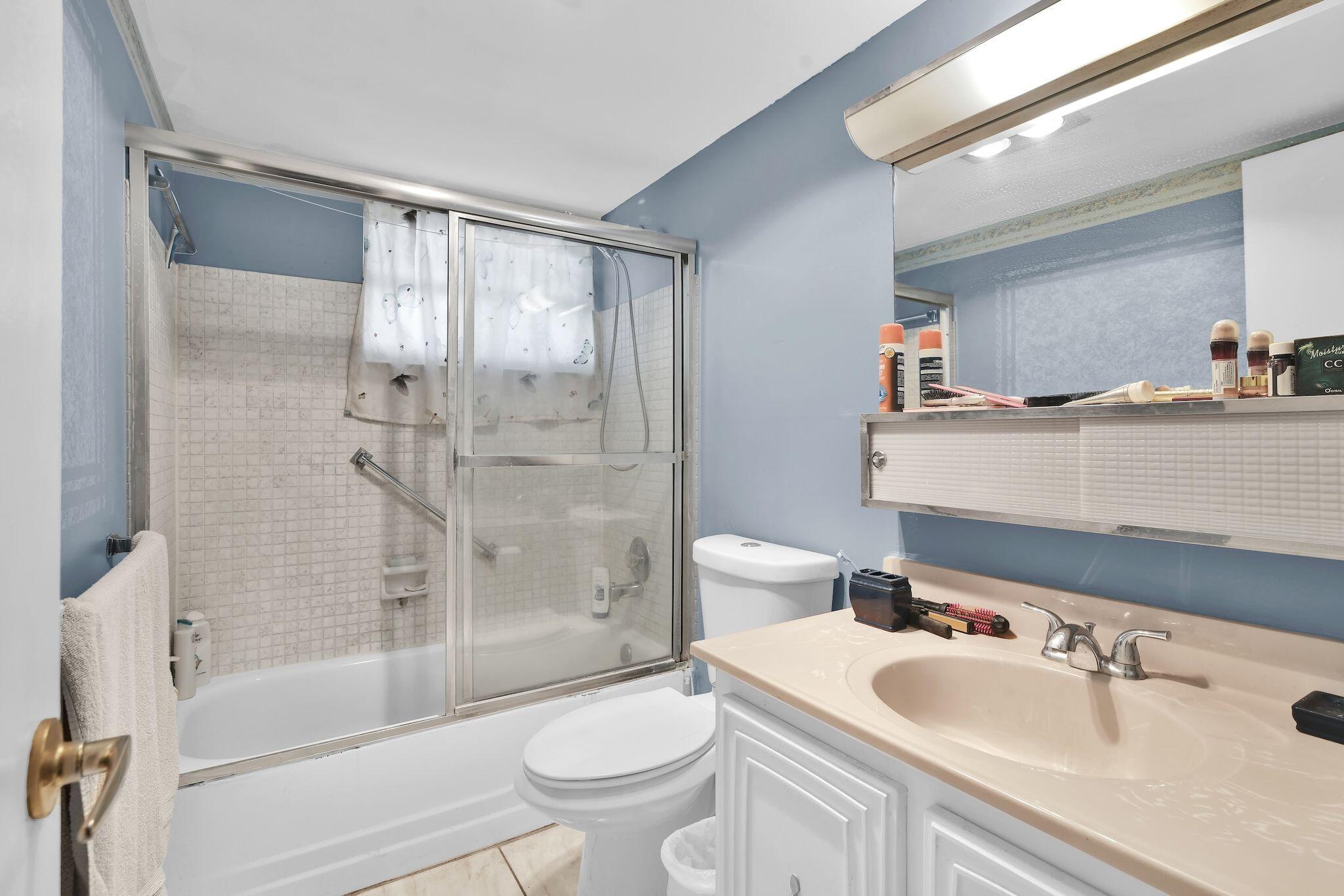 LAKESIDE VILLAGE CONDO 10 - Residential