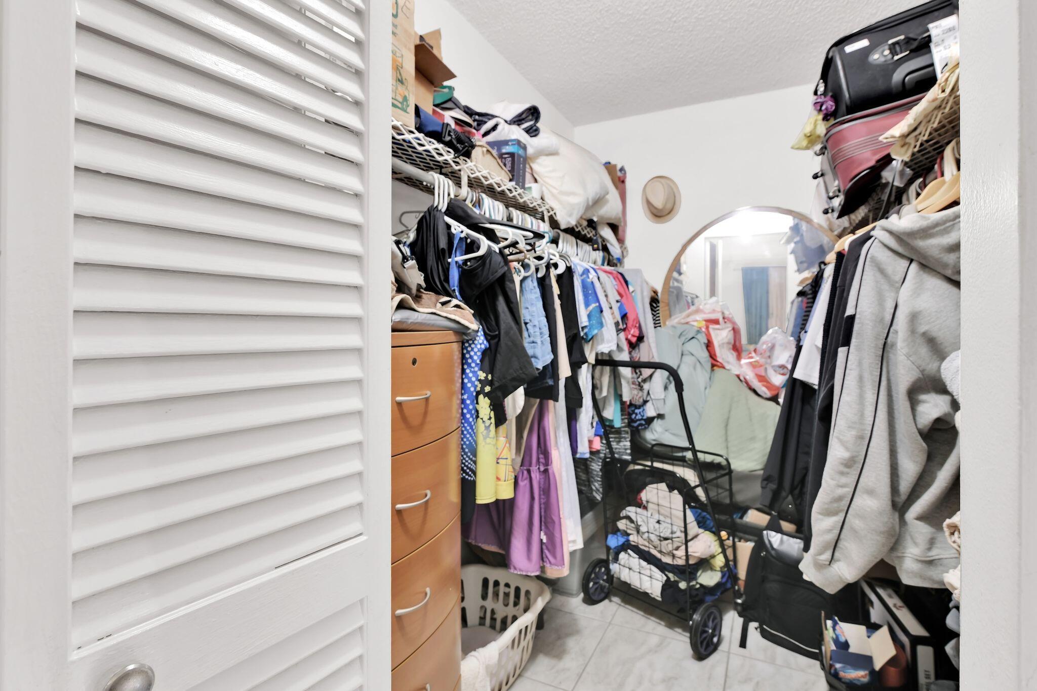 LAKESIDE VILLAGE CONDO 10 - Residential