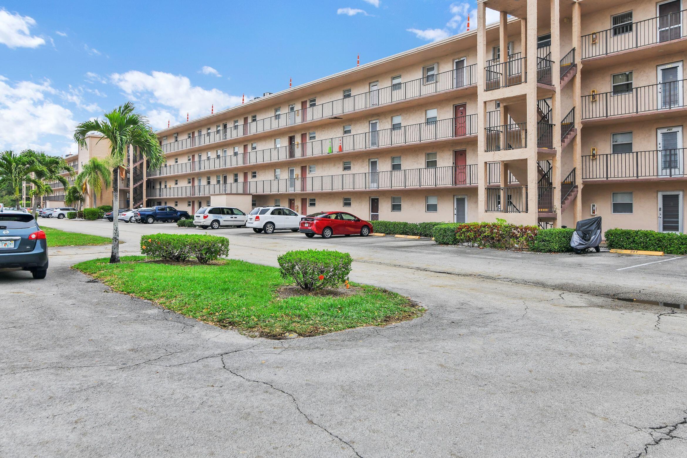 LAKESIDE VILLAGE CONDO 10 - Residential