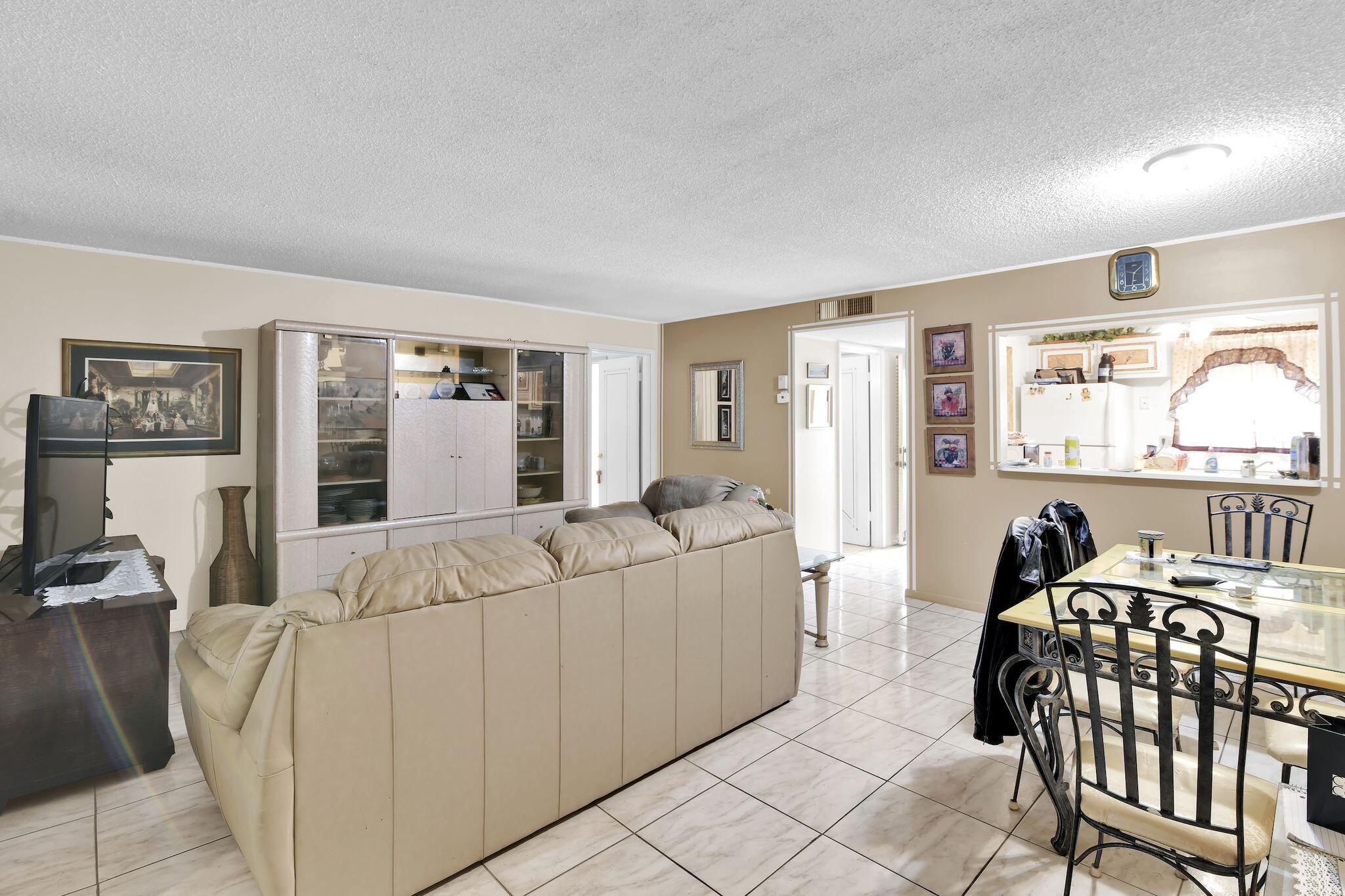 LAKESIDE VILLAGE CONDO 10 - Residential