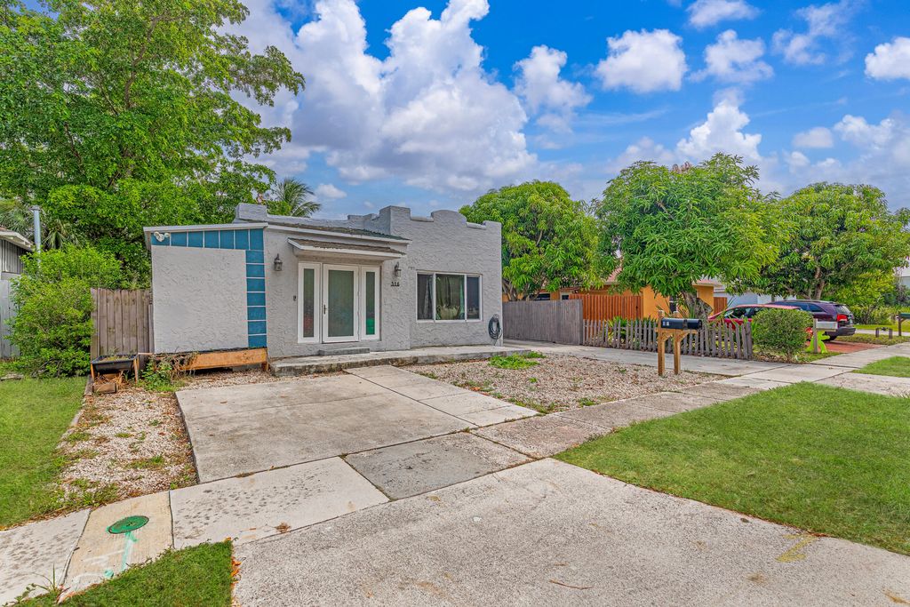 Photo of 516 Nathan Hale Road, West Palm Beach, FL 33405 (MLS # B26047194)