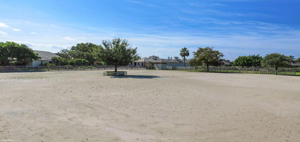 SADDLE TRAIL PARK OF WELLINGTON - Residential