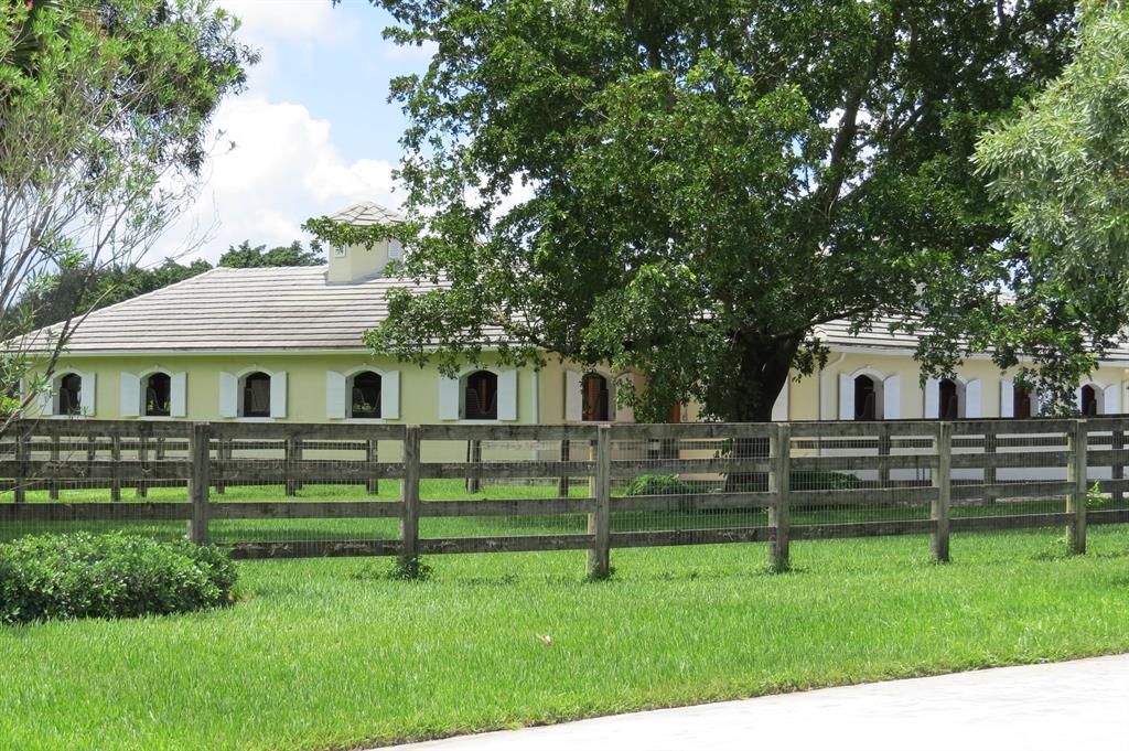 SADDLE TRAIL PARK OF WELL - Residential