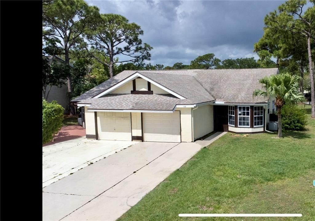 Photo of 1702 SE Ryecroft Ct, Port St Lucie, FL 34952 (MLS # F10377701)