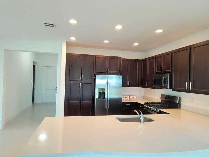 Valencia Grove, Riverland - Residential