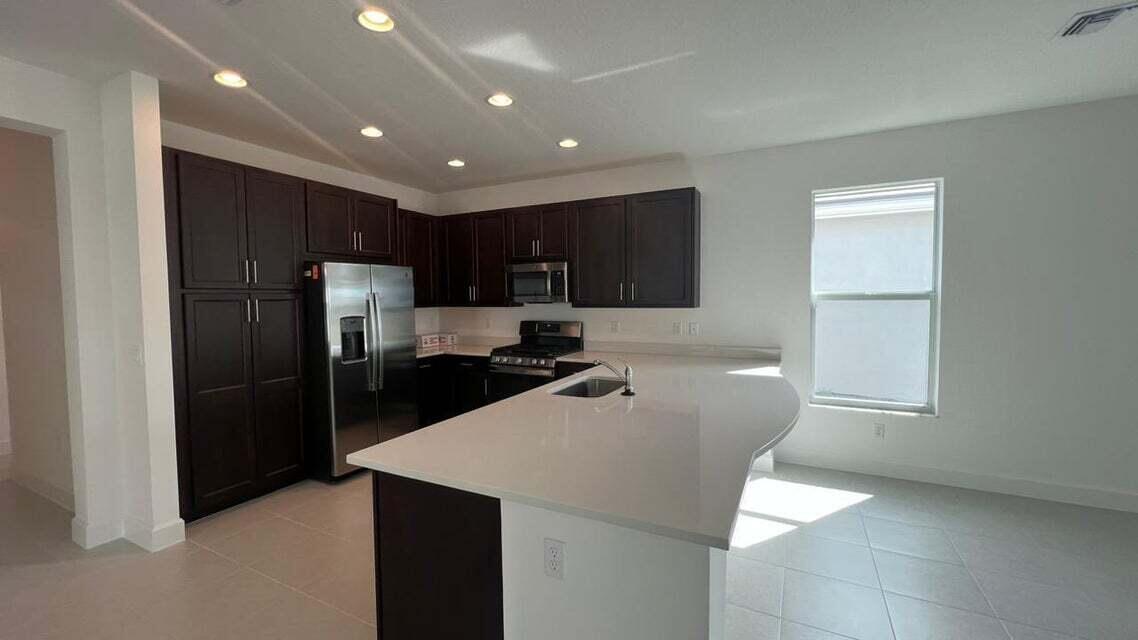 Valencia Grove, Riverland - Residential