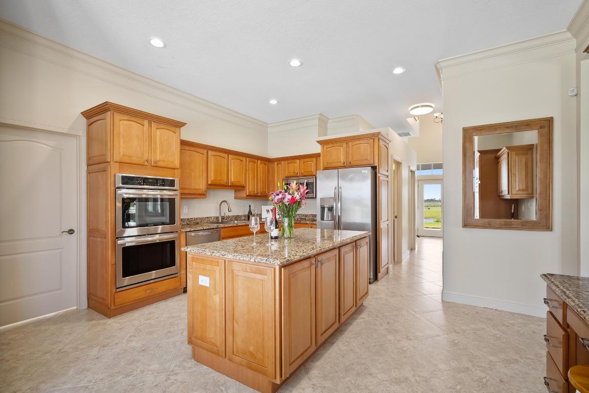 BOX RANCH GROVES - Residential