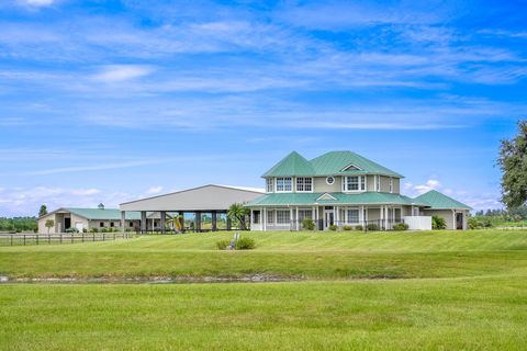 13700 SW Groveside Drive Indiantown FL 34956
