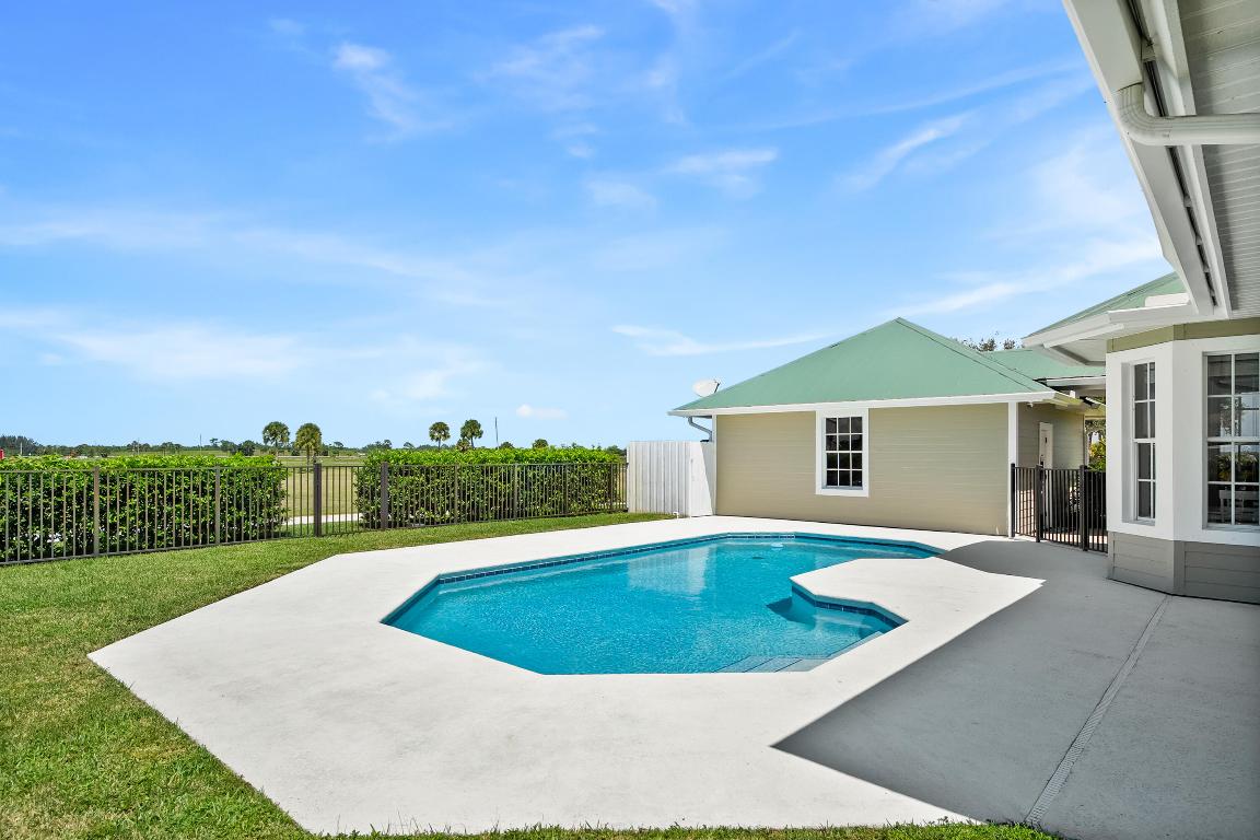 BOX RANCH GROVES - Residential