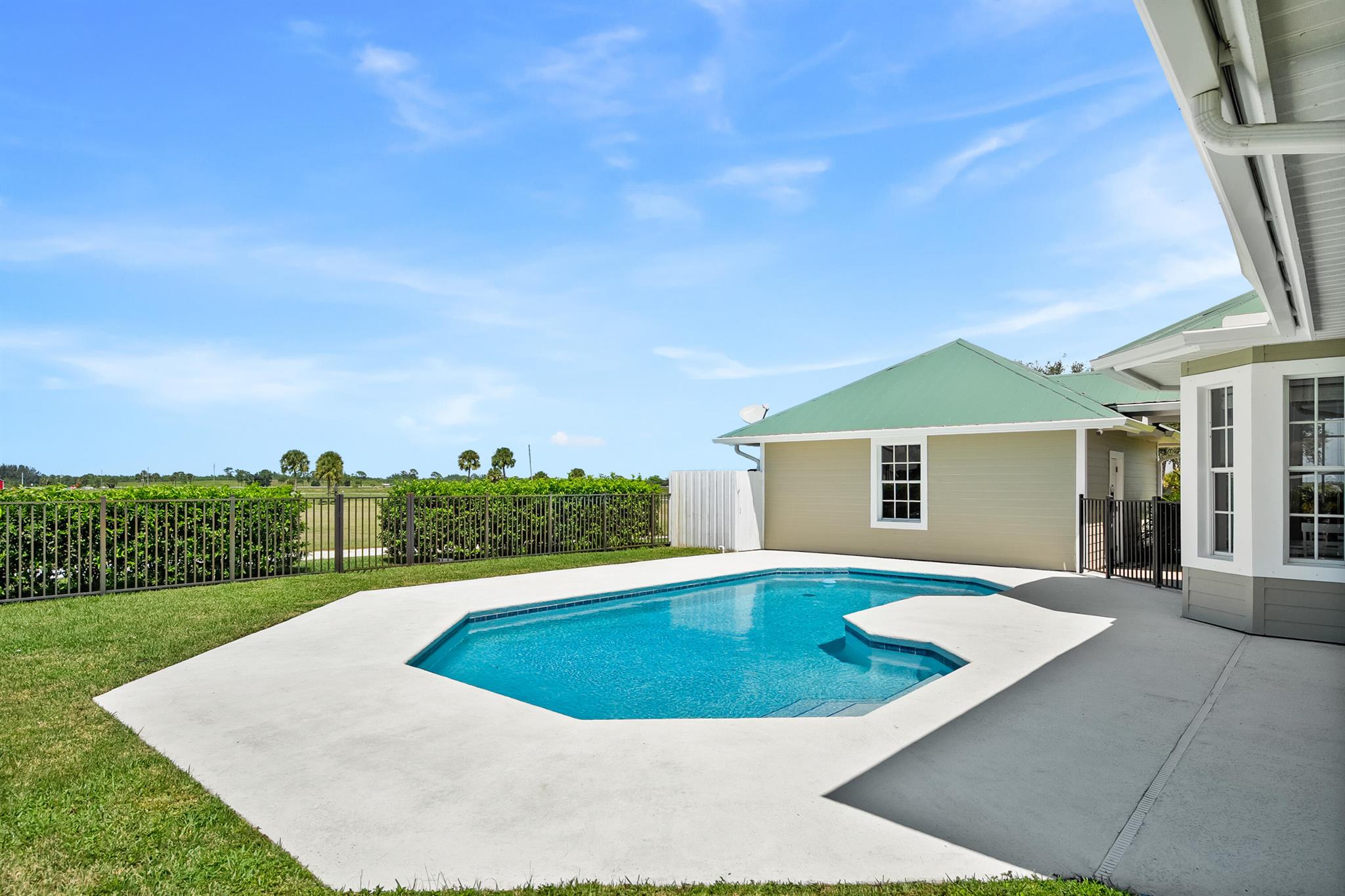 BOX RANCH GROVES - Residential