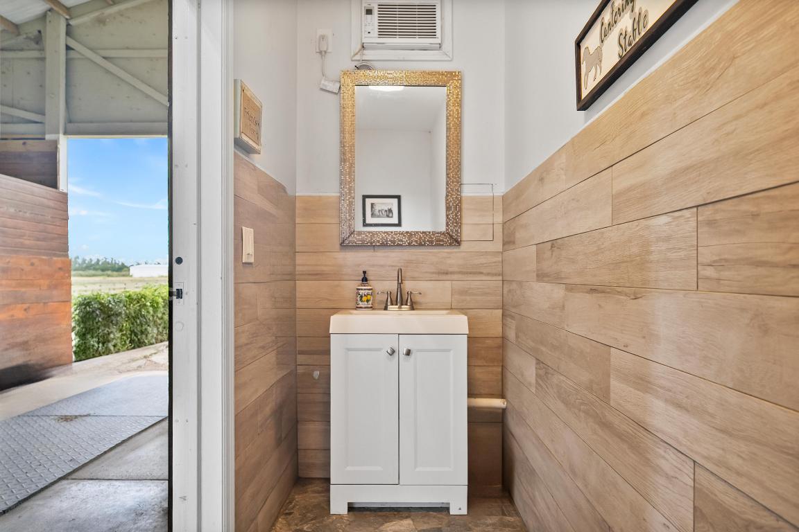 BOX RANCH GROVES - Residential