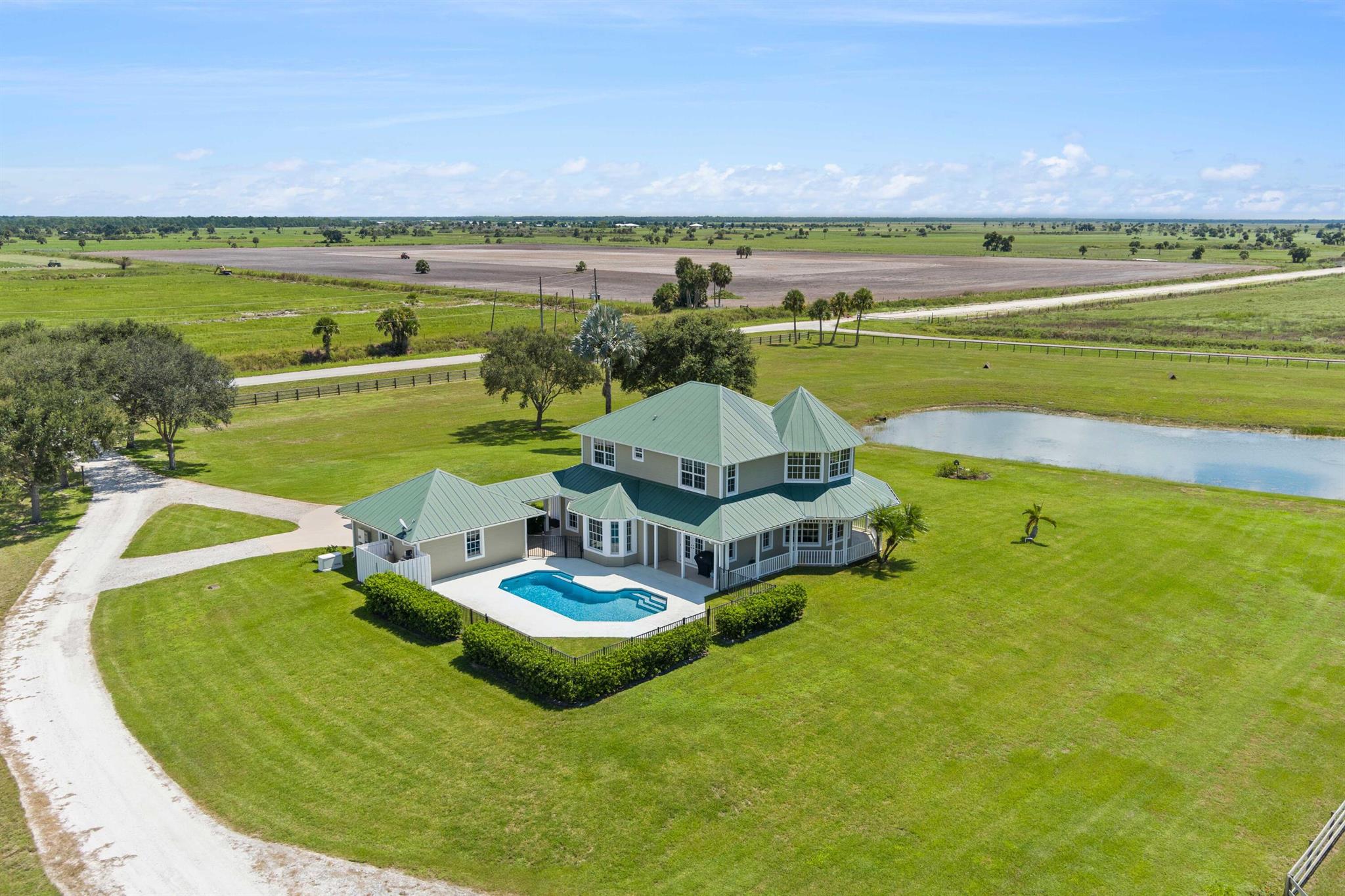 BOX RANCH GROVES - Residential