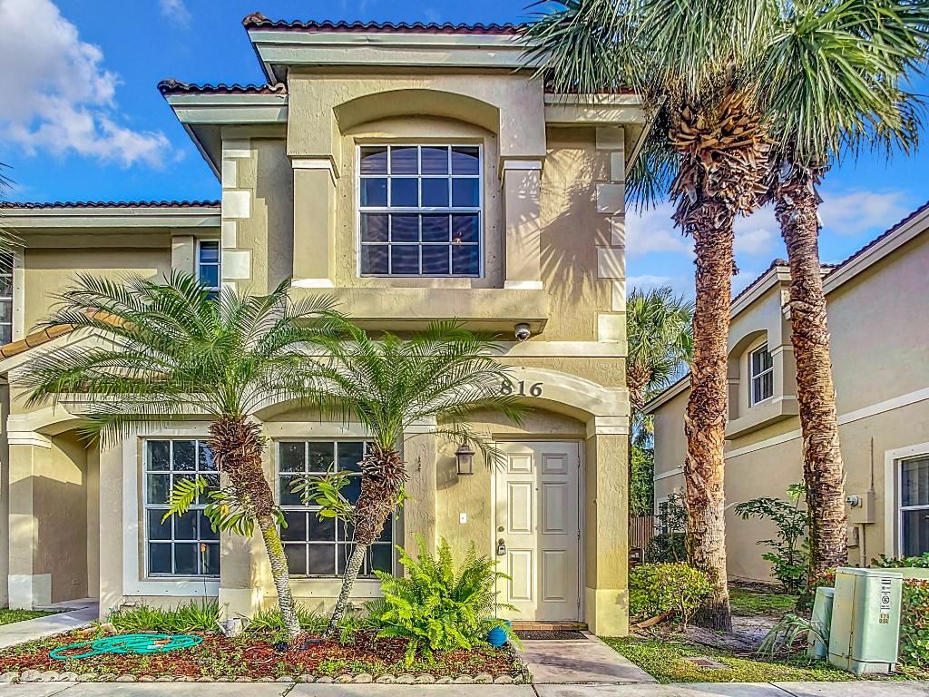 Photo of 816 Summit Lake Drive, West Palm Beach, FL 33406 (MLS # R10949541)