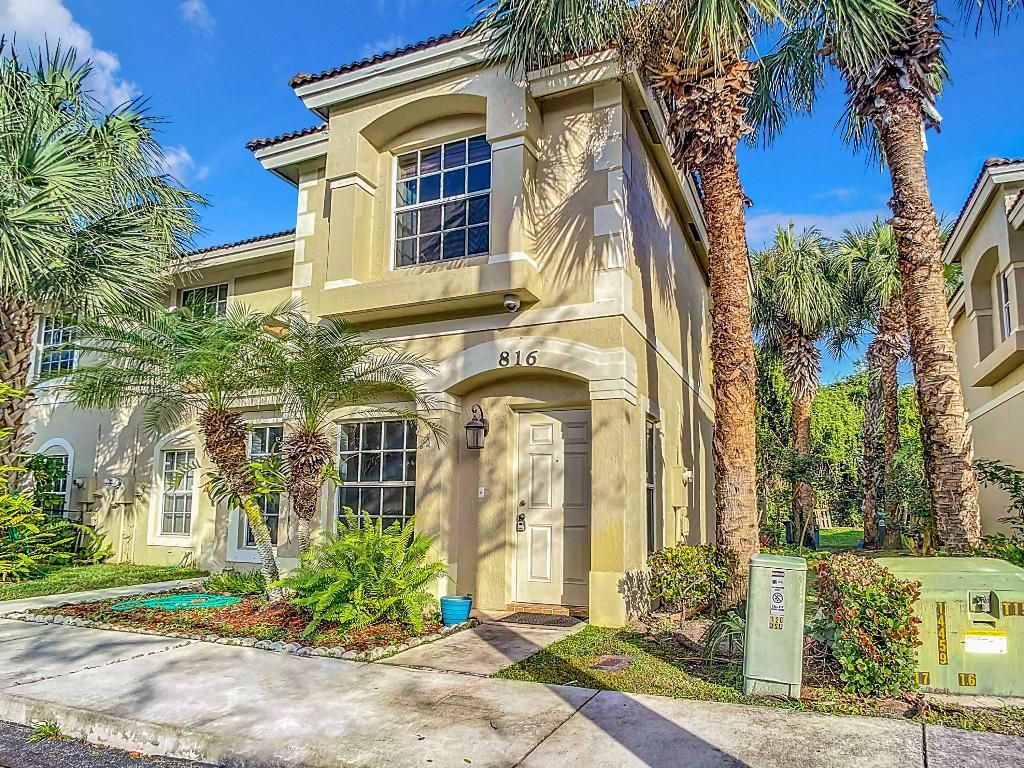 Photo of 816 Summit Lake Drive, West Palm Beach, FL 33406 (MLS # R10949541)